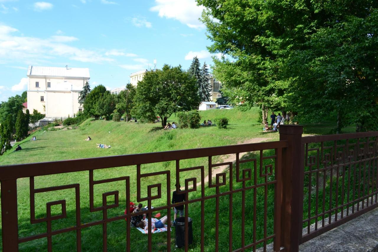 Art Apartment Ternopil Exterior photo